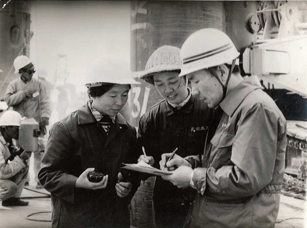 1631949057.jpg 3-1PQG340342R.jpg