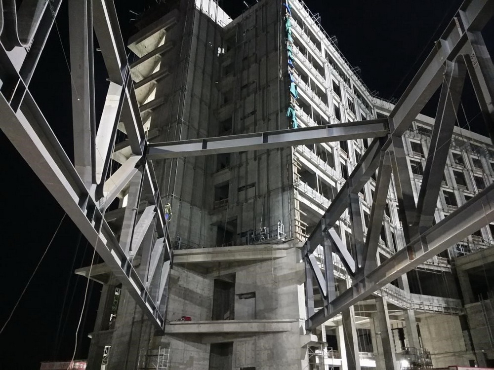 雄安医院吊装 (15)_调整大小.jpg