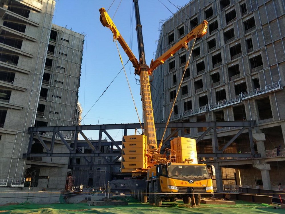 雄安医院吊装 (1)_调整大小.jpg